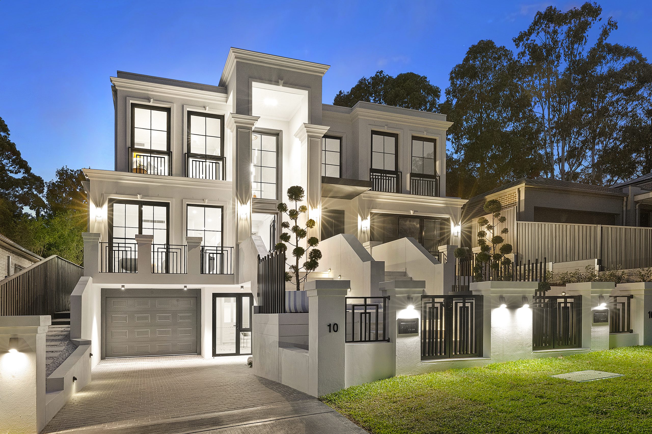 Eastwood residence front facade